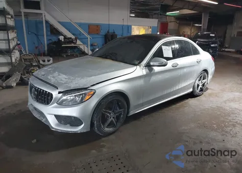 2015 Mercedes-Benz C 300 Sport 4Matic из США, поврежденный, VIN 55SWF4KB1FU083767